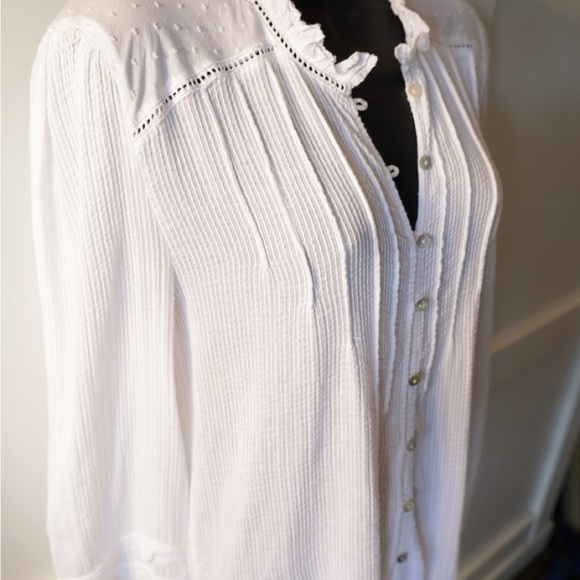 White Pleated Buttoned Blouse with Mandarin Collar - Picture 8 of 10